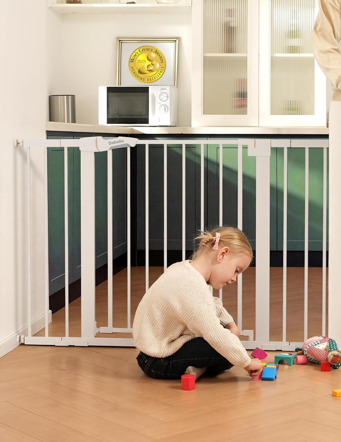 Babelio Metal Baby Gate, 29-48″ Auto Close Easy Install Pet Gate, Extra Wide Walk Thru Child Safety Gate, Pressure Mounted Dog Gate for Doorways & Stairs, with Y Spindle Rods, White